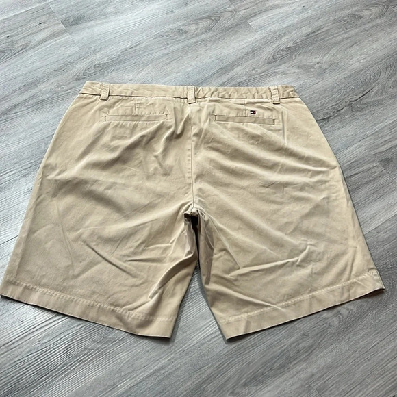 Tommy Hilfiger Tan Bermuda shorts  size 18 - Picture 5 of 9